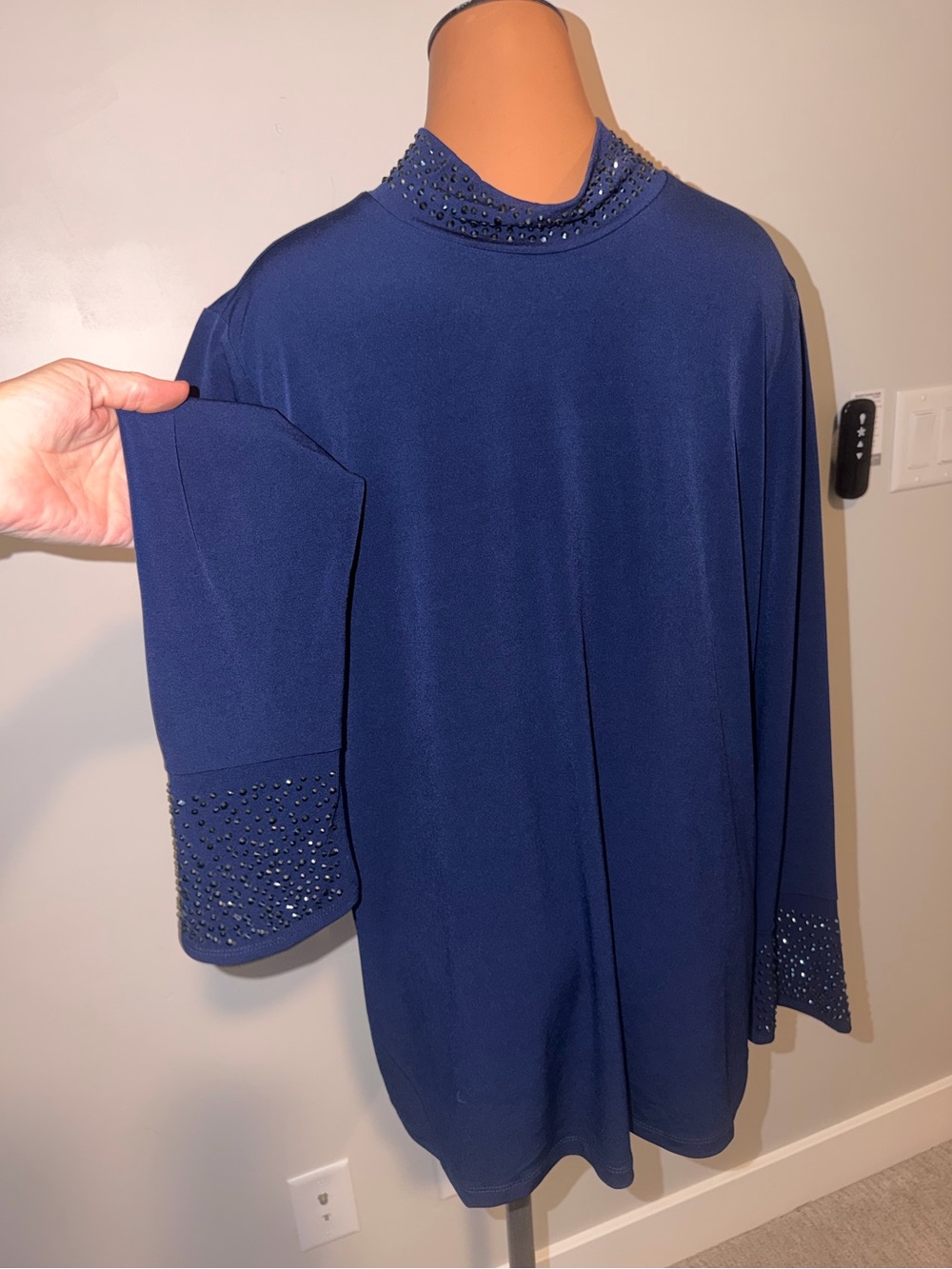 Women’s Susan Graver Occasions Navy Blouse Beaded liquid knit Long Sleeve Large